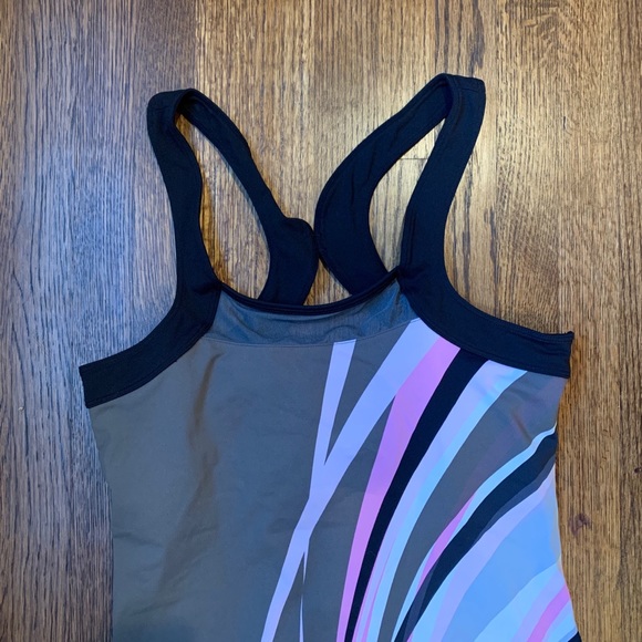 Alo Tank Top - Picture 2 of 6